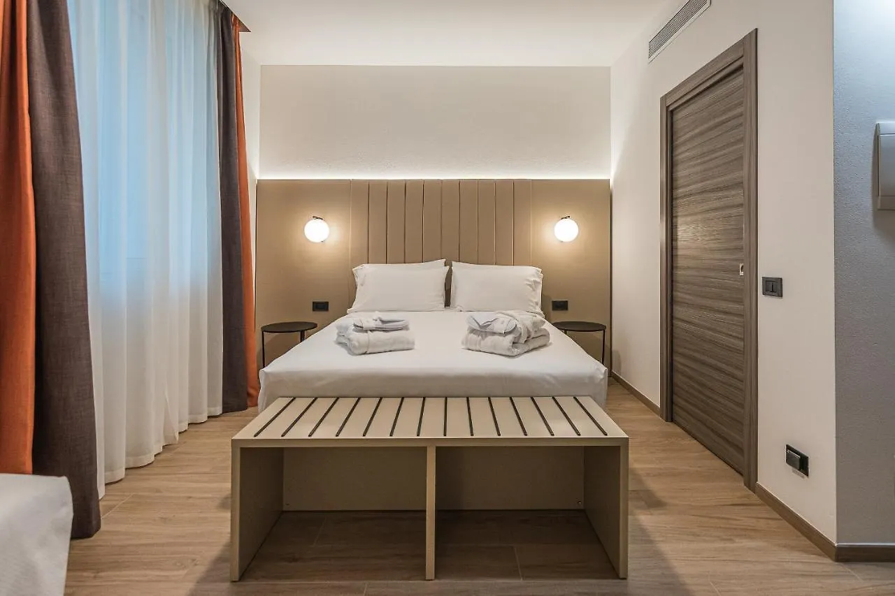 Bb Hotels Smarthotel Duomo Milan 4*,
