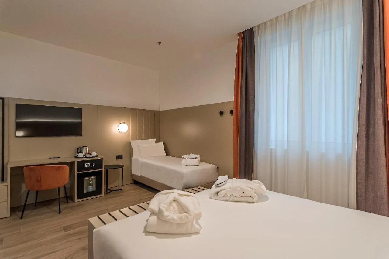 Bb Hotels Smarthotel Duomo Milan Italy